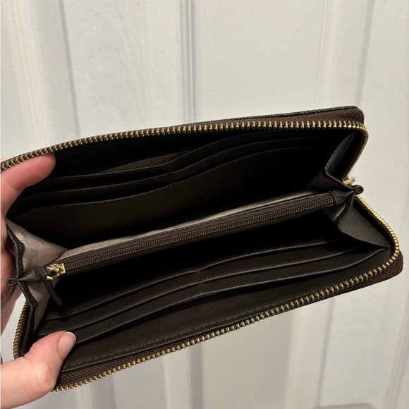 Michael Kors Wallet - Picture 3 of 4